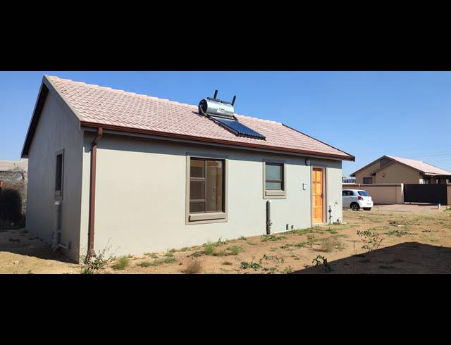 3 BEDROOM FREEHOLD FOR SALE IN SHARON PARK